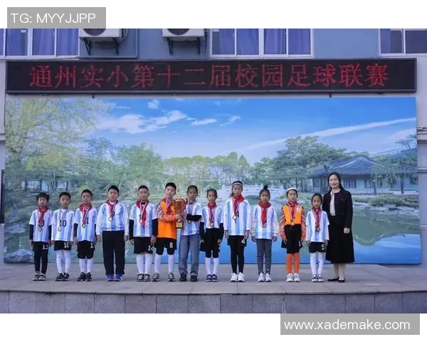 追忆童年时光中的足球英雄与梦想的交织 追忆童年时光中的足球英雄与梦想的交织